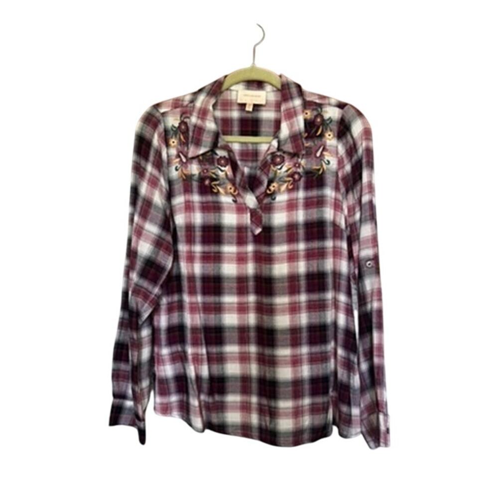 Skies are Blue Pop over floral embroidered Red Black White Plaid Flannel Small